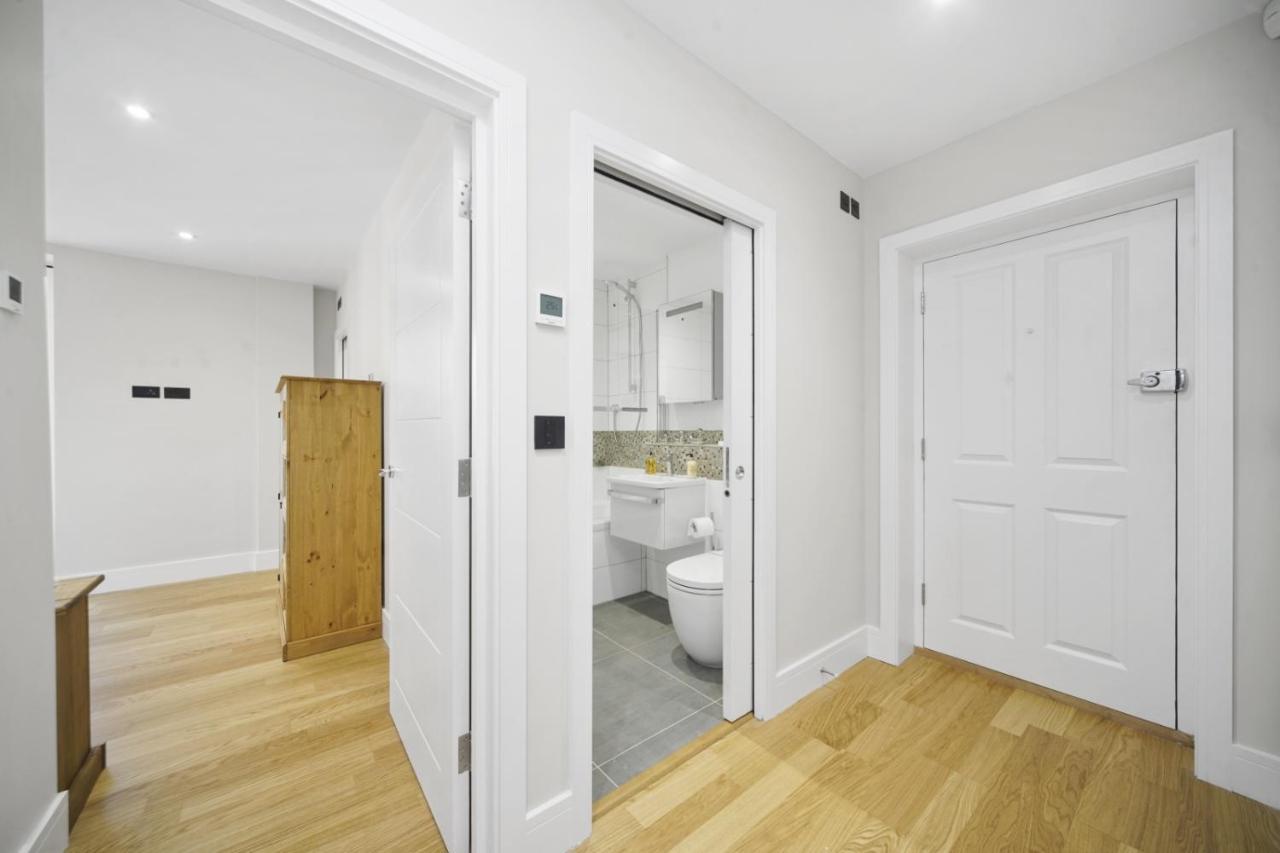 Апартаменты Flat 1 Bridge House Стейнс Экстерьер фото