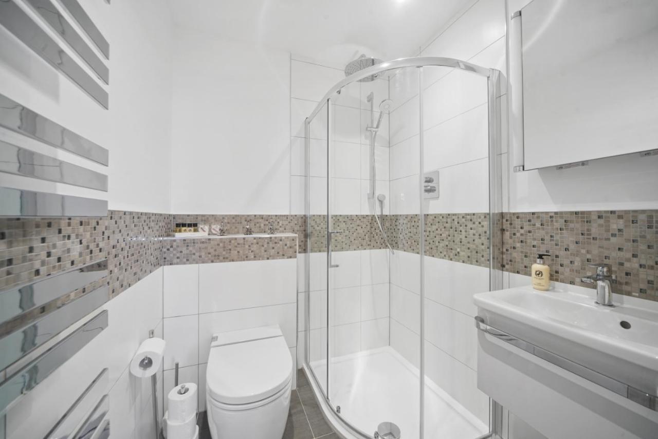 Апартаменты Flat 1 Bridge House Стейнс Экстерьер фото